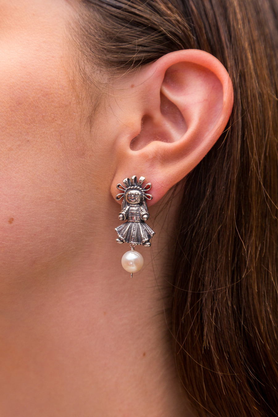 Aretes Muñeca Mediana con Perla