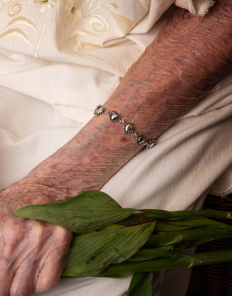 Brazalete Corazoncitos de Plata