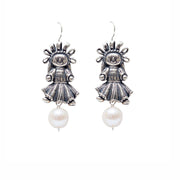 Aretes Muñeca Mediana con Perla
