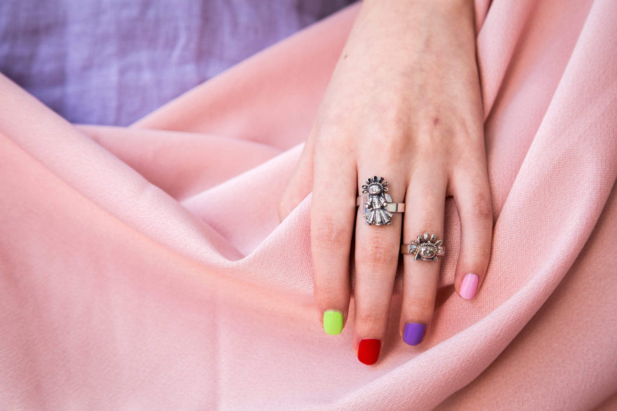 Anillo cara muñequita Gabriela Sánchez Anillo