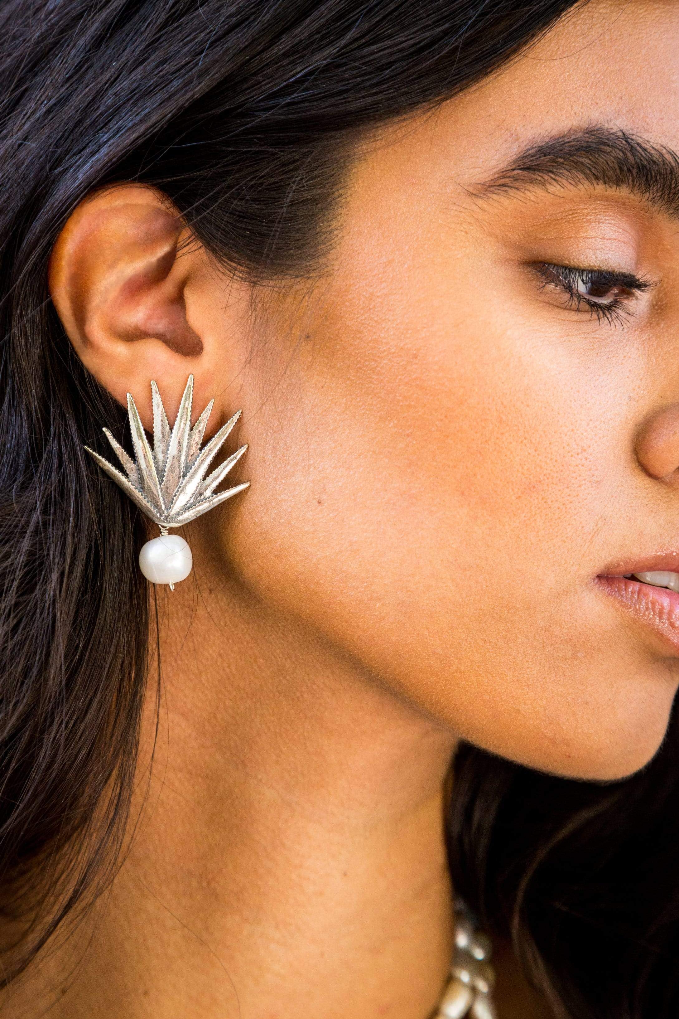Aretes Agave Realista con Perla Gabriela Sánchez Aretes