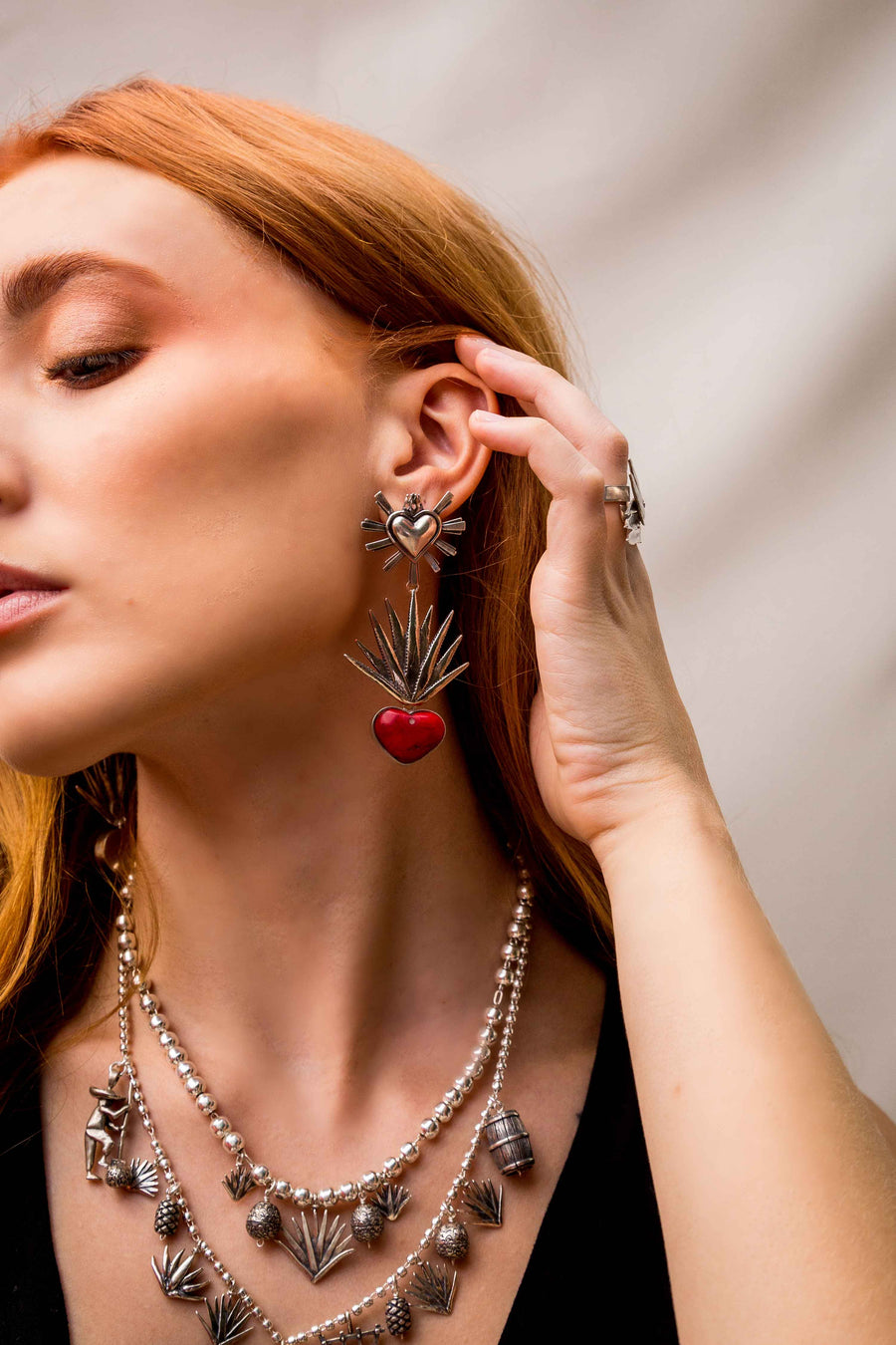 Aretes Corazón de Agave Rojo Gabriela Sánchez Aretes