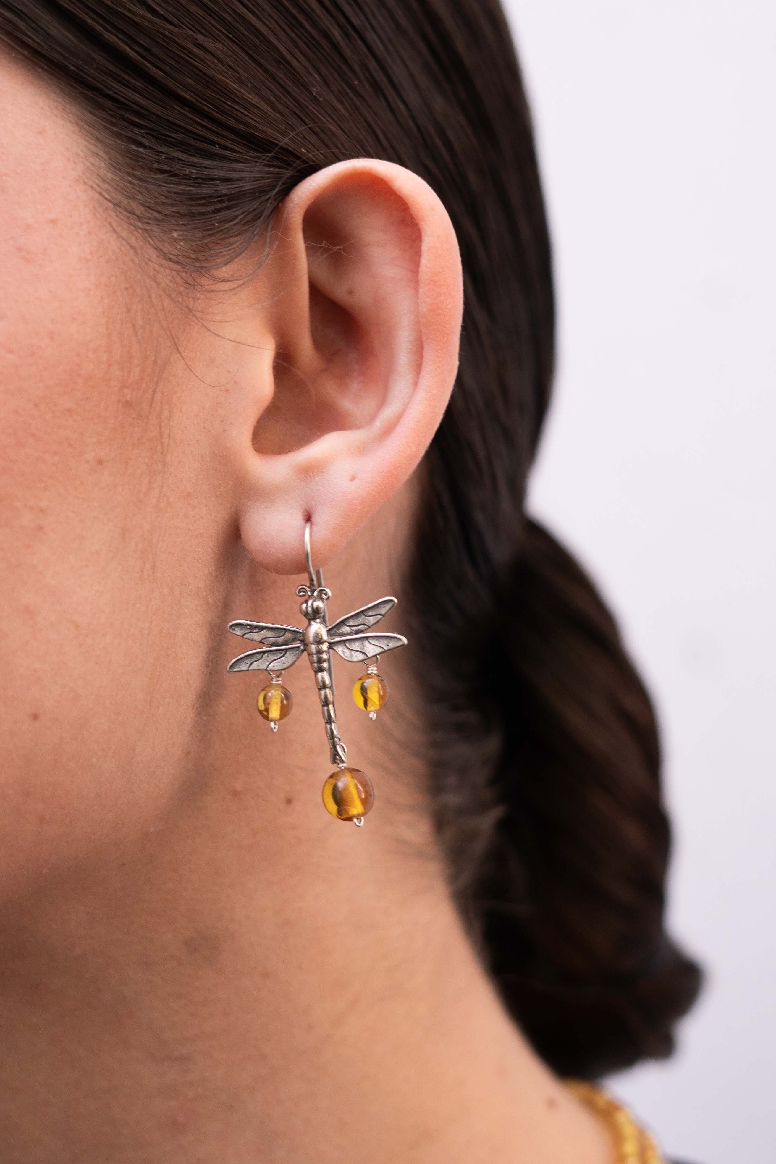 Aretes Visita de Libélula Gabriela Sánchez Aretes