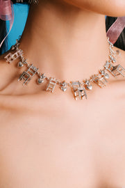 Gargantilla El Juego de las Sillas