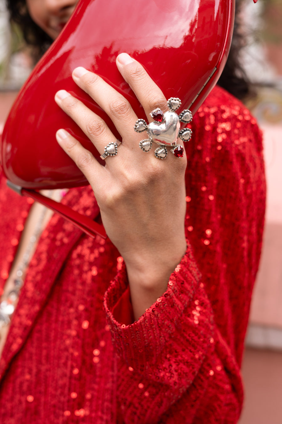 Anillo Corazón con Puntos Alrededor