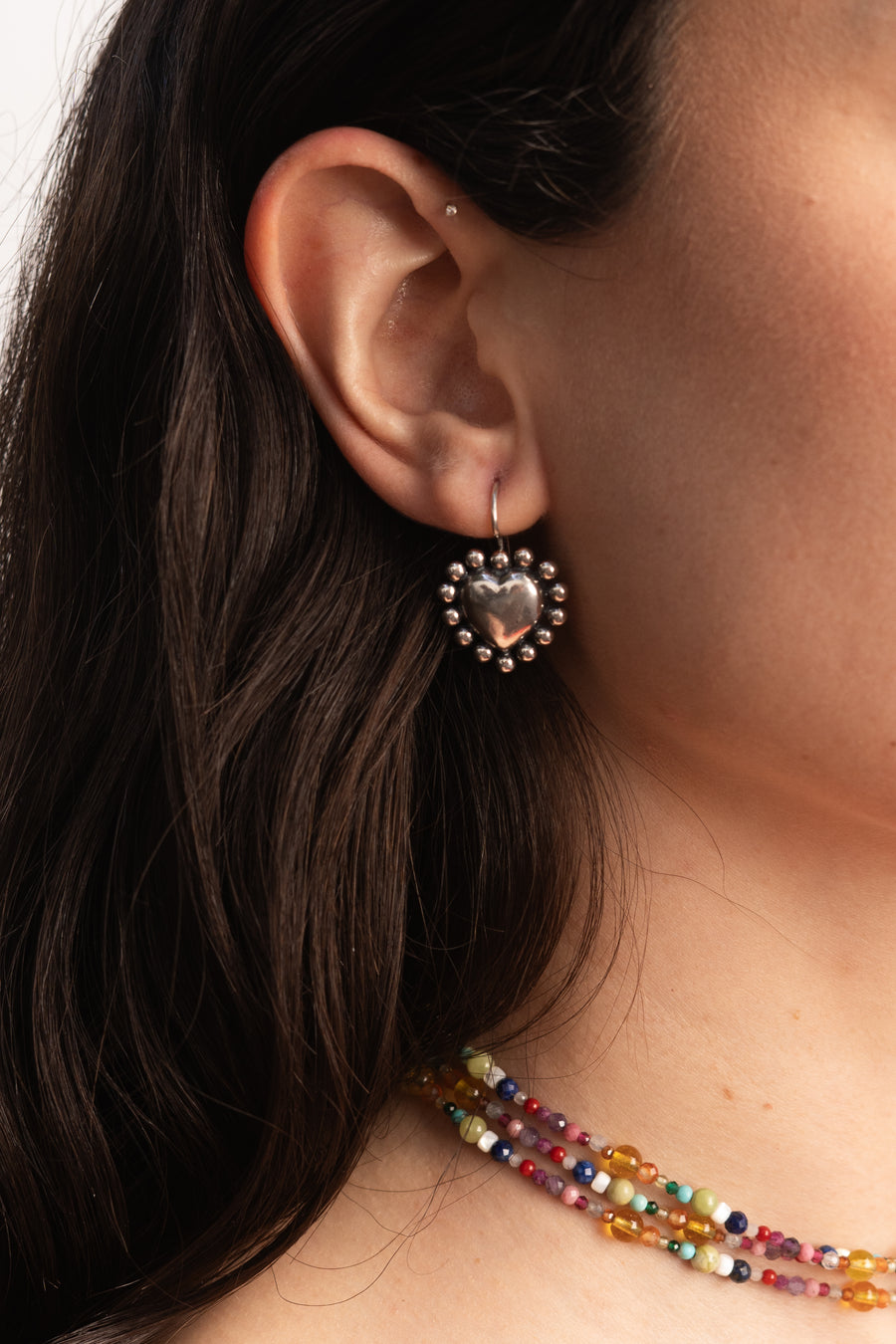 Aretes Corazón con puntos Medianos Arillo