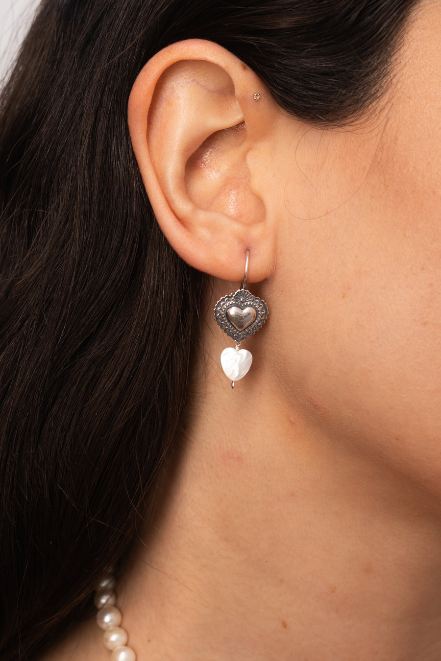 Aretes Corazón Bordado Blanco