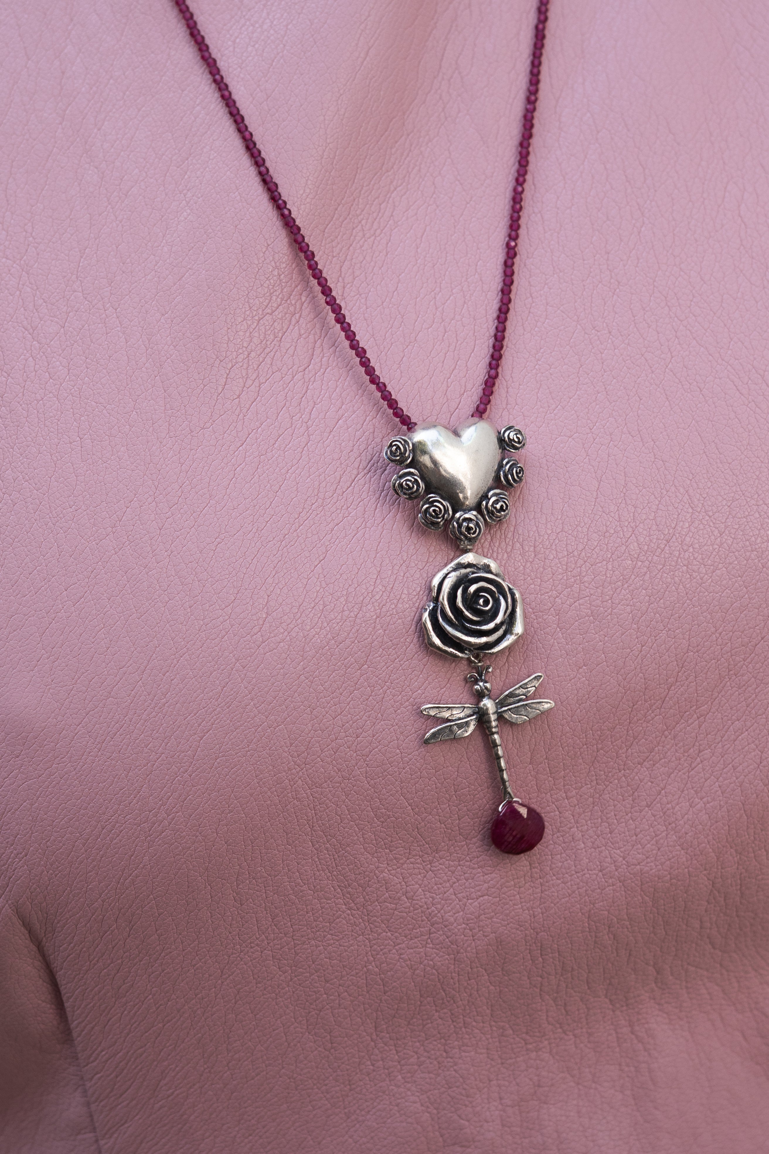 Collar Libélula Corazón