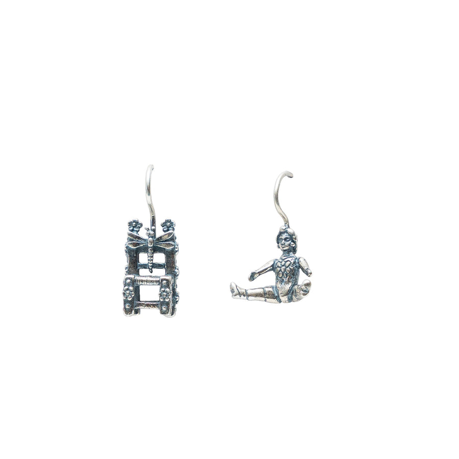 Aretes Muñeca Sentada