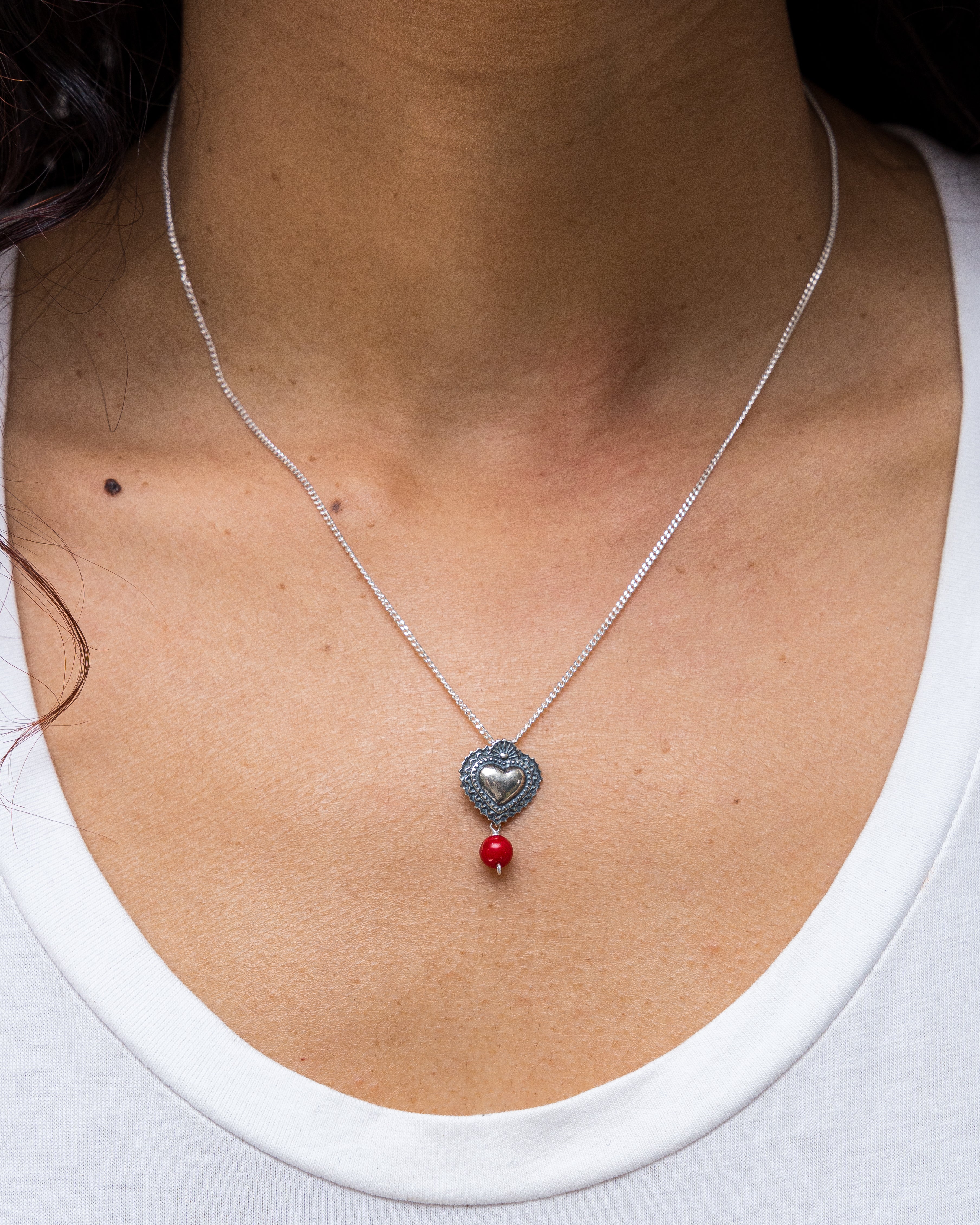 Dije Corazón bordado Coral