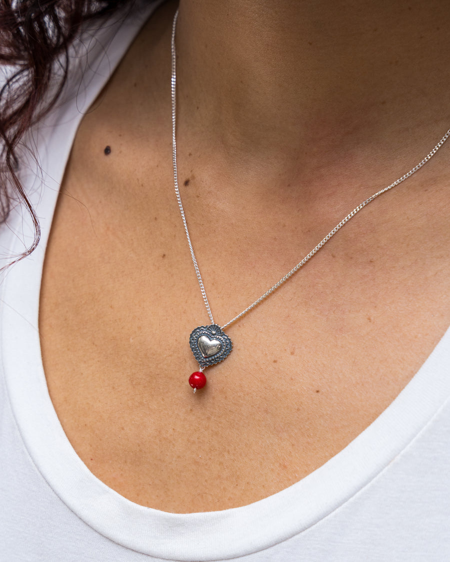 Dije Corazón bordado Coral