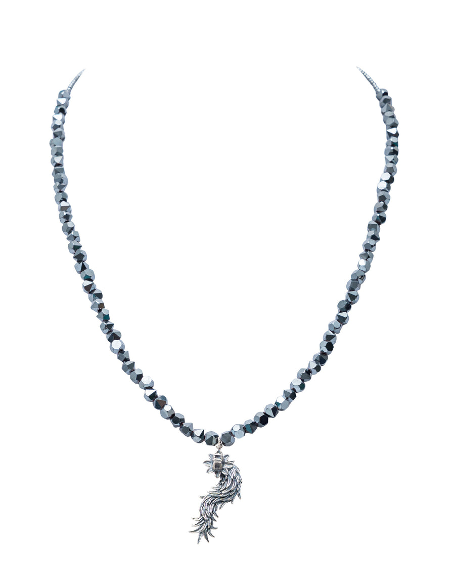 Collar Escudo Emplumado