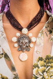 Collar Magnolia Calavera