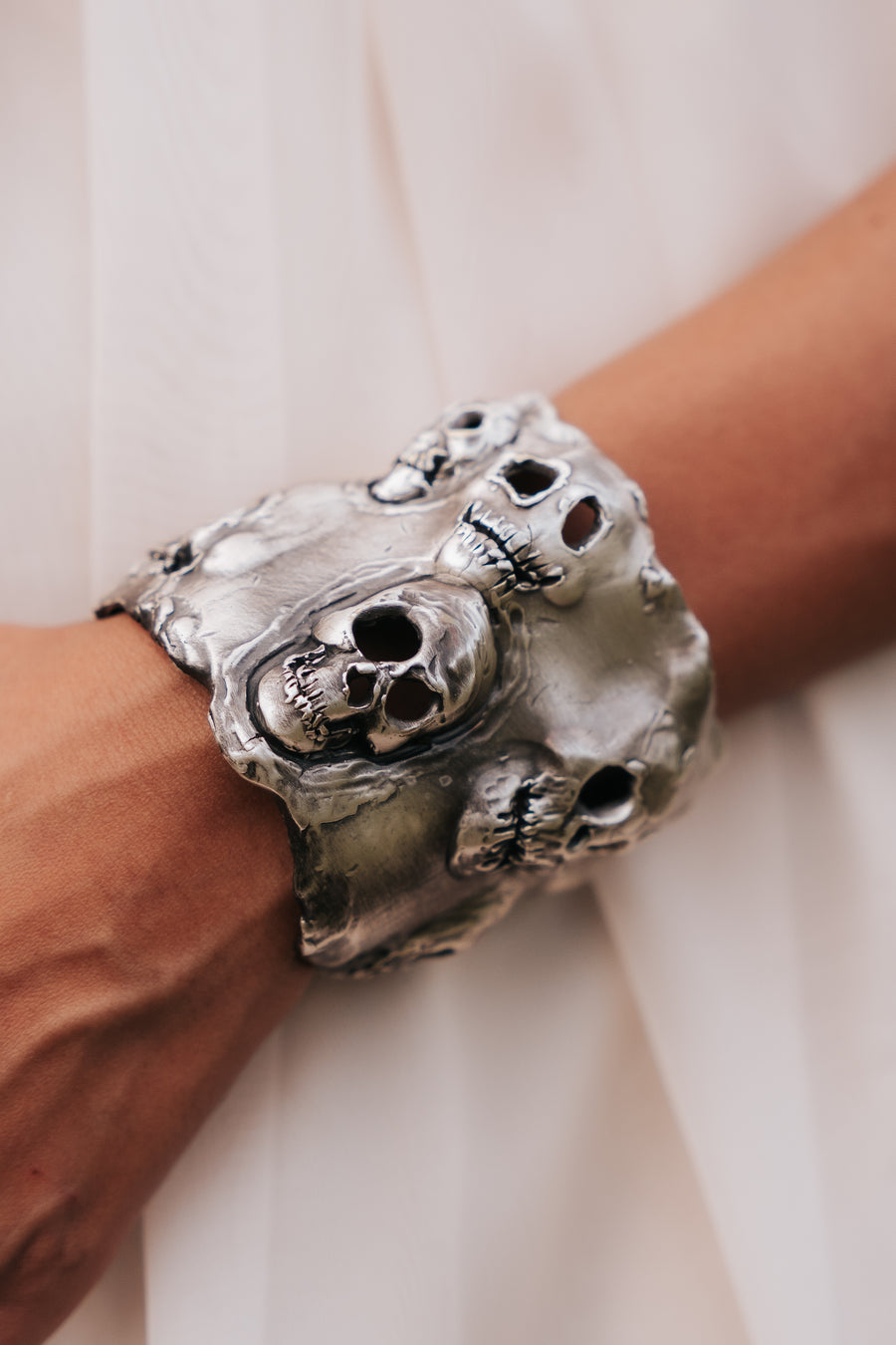 Brazalete Escultura Mística