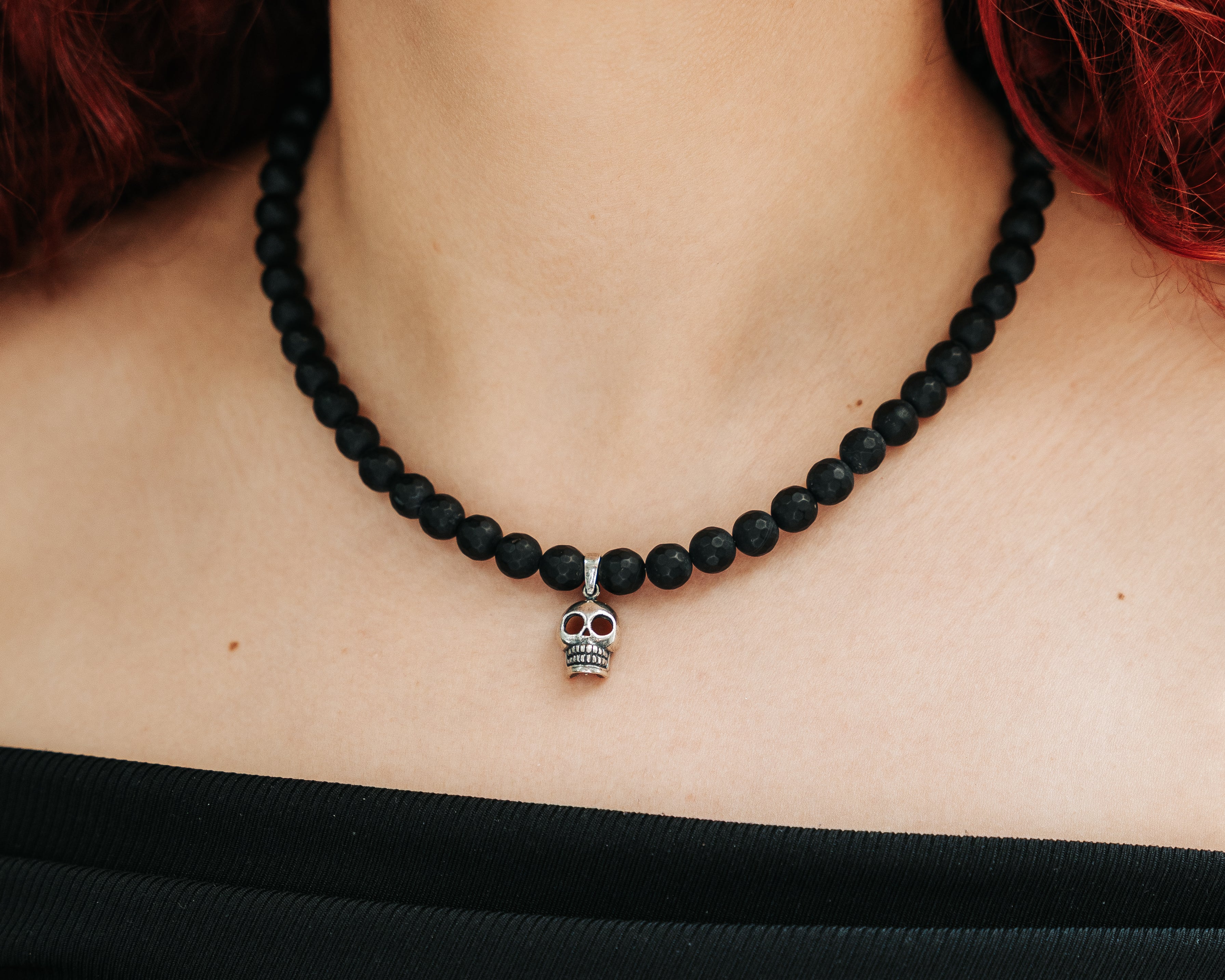 Collar Cráneo de Barro negro