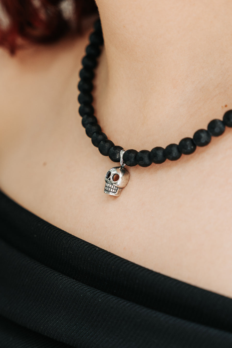 Collar Cráneo de Barro negro
