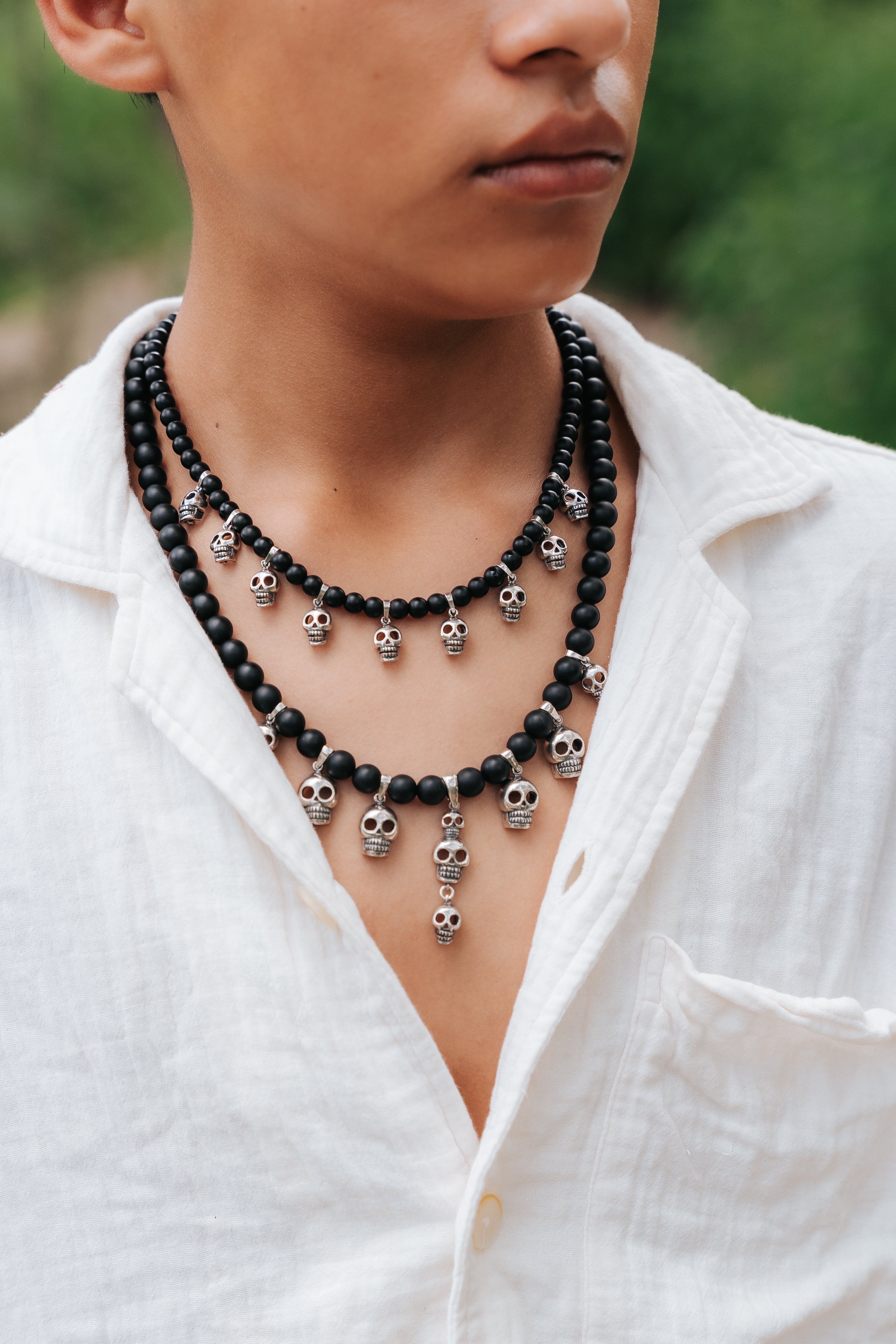 Collar Cráneos de barro negro