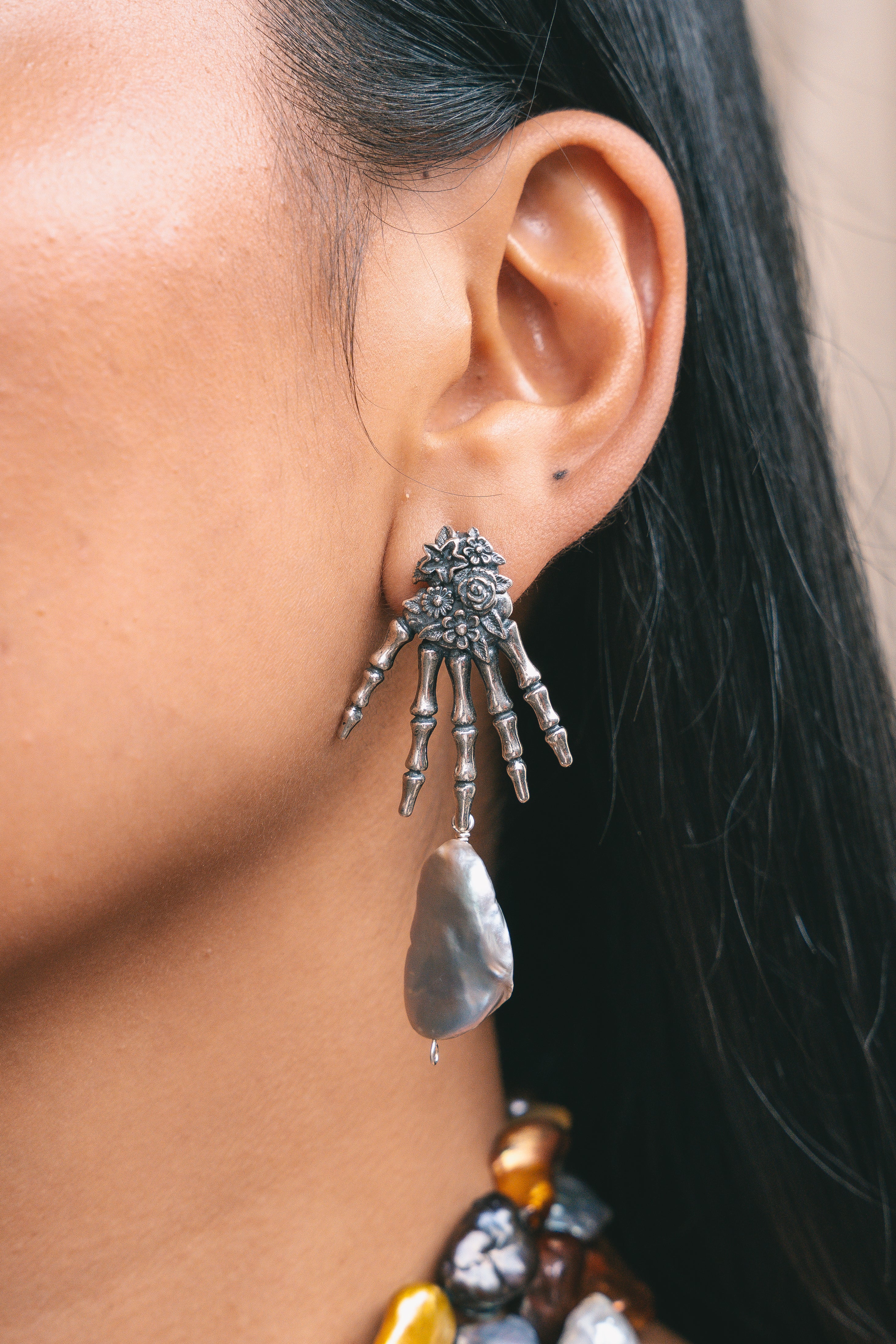 Aretes Manos de Oro