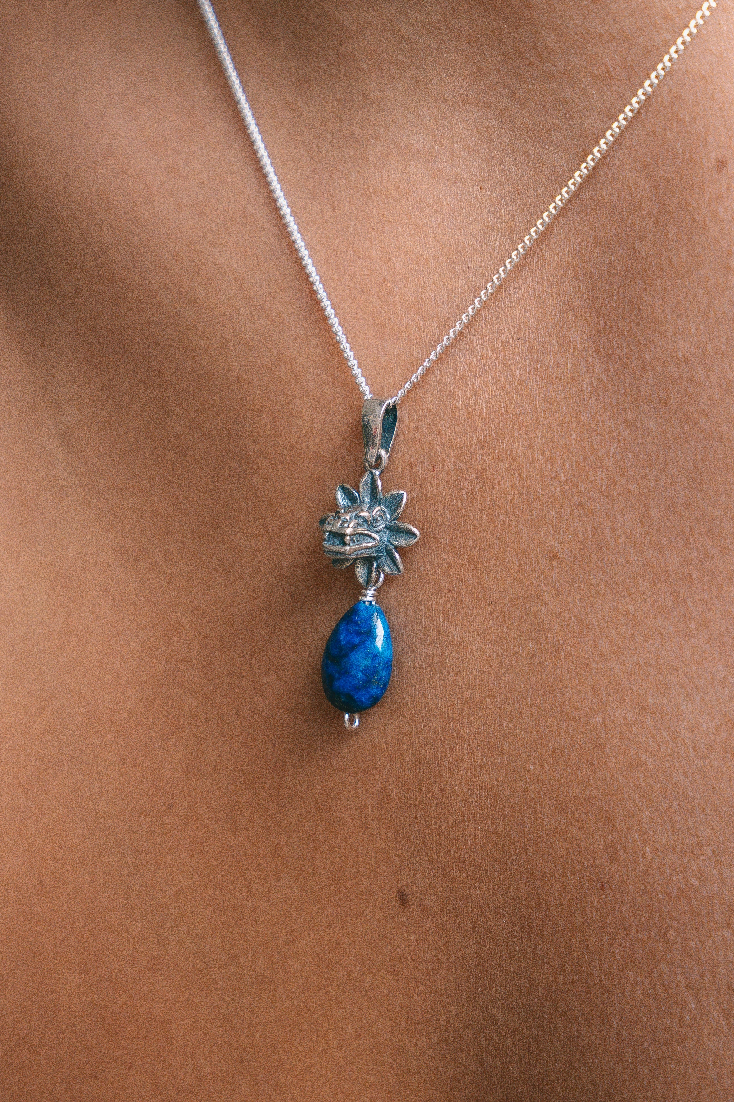 Dije Sagrado Azul