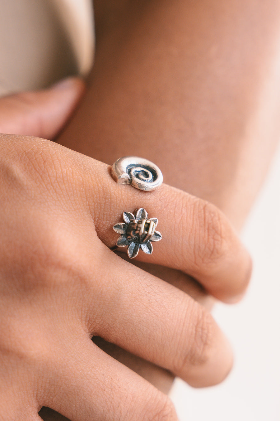 Anillo Quetzalcóatl entre Olas