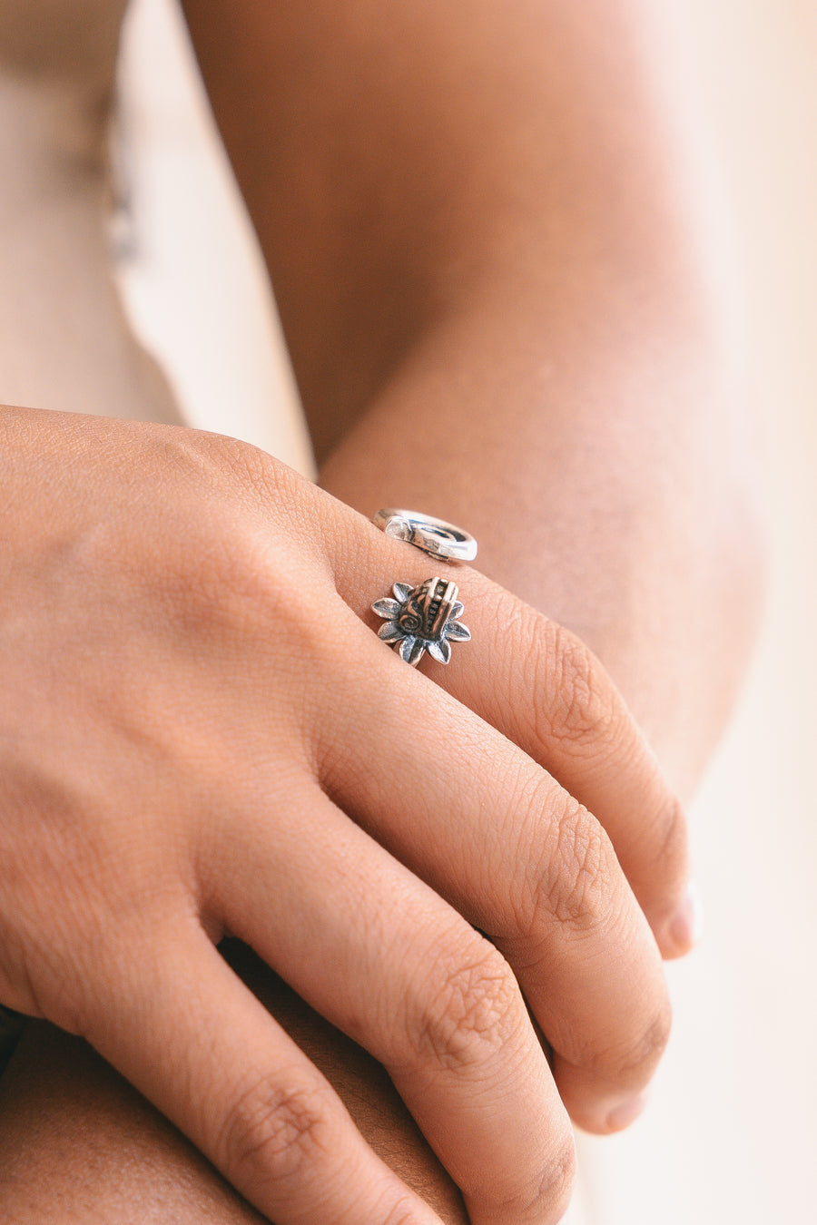 Anillo Quetzalcóatl entre Olas