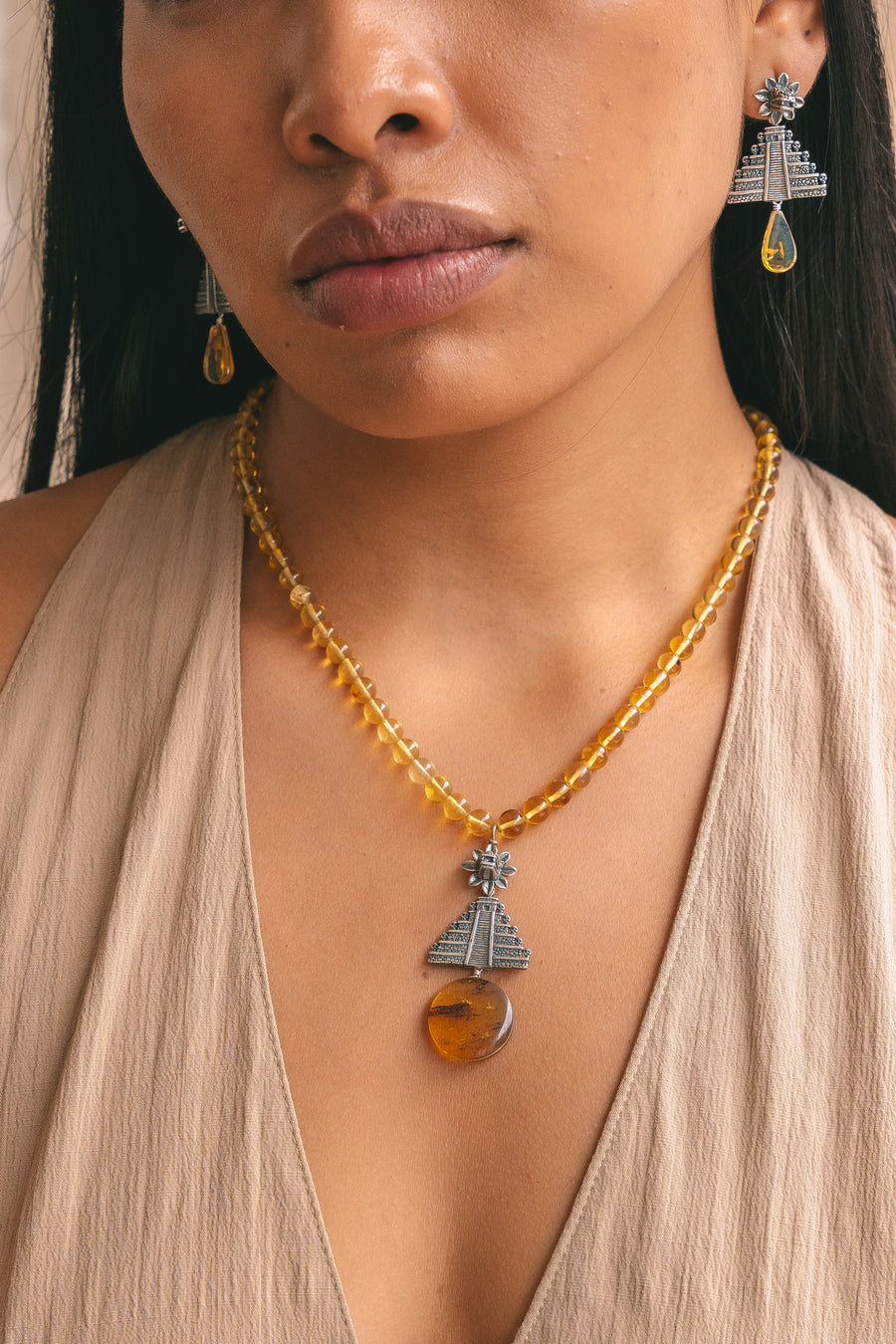 Collar Pirámide del Sol