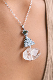 Dije Pirámide de Cristal