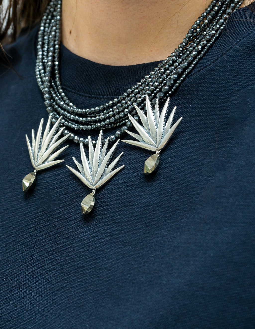 Collar Agaves de Hematita
