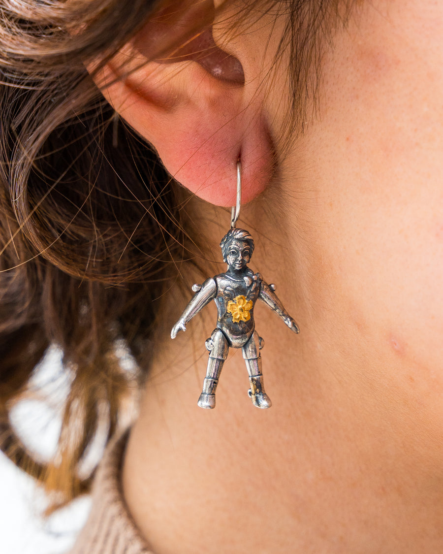 Aretes Muñeca de Cartón Mediana