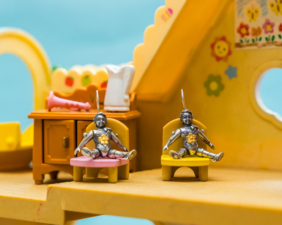 Aretes Muñeca de Cartón Mediana