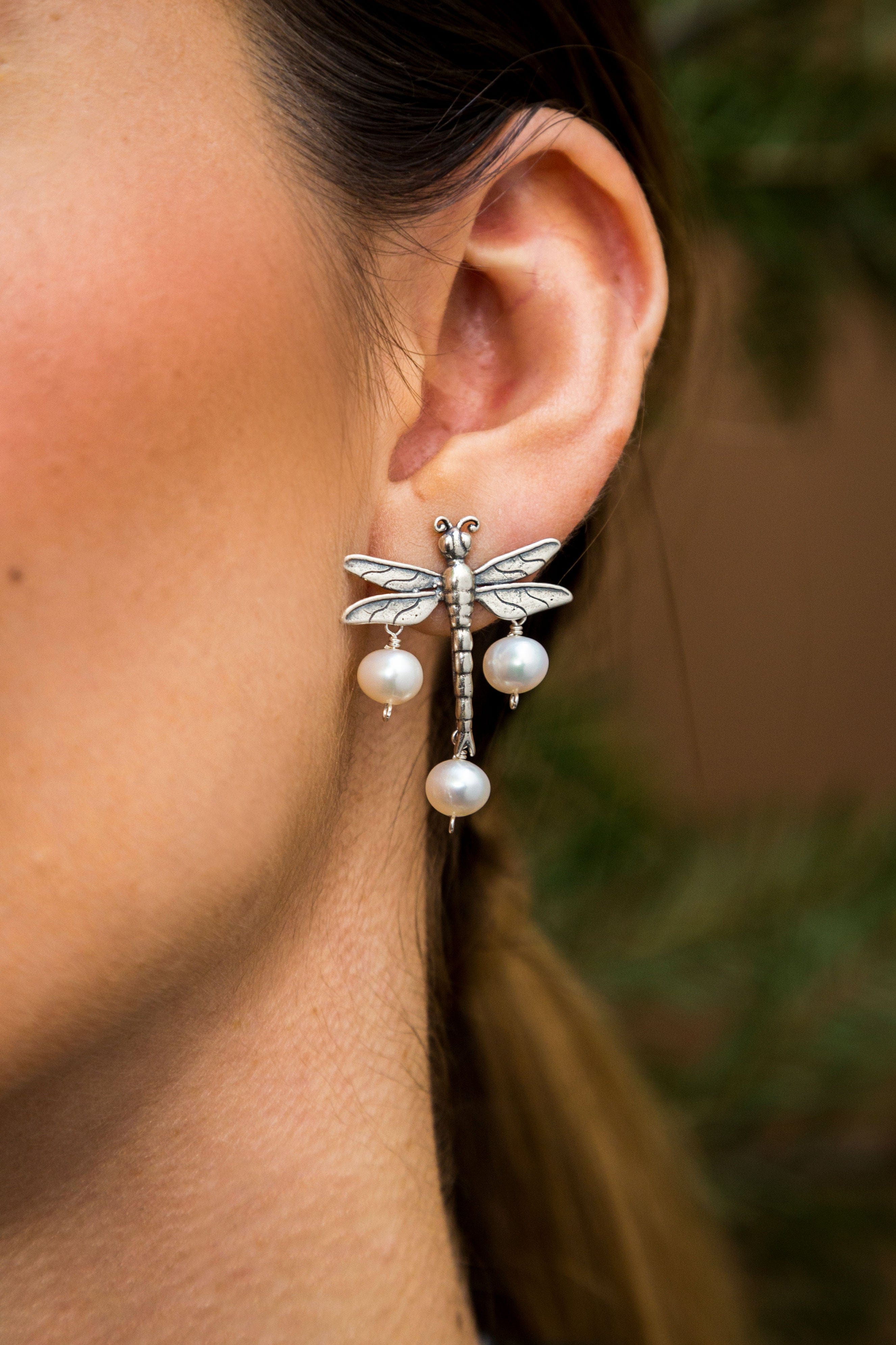 Aretes Libélula Perlas Gabriela Sánchez