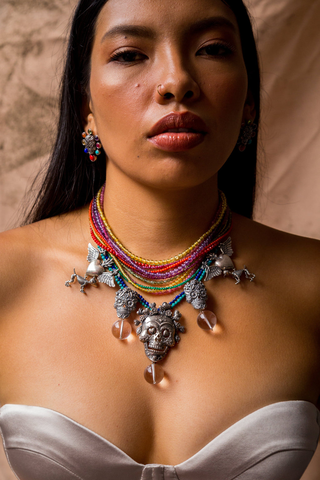 Collar Arcoíris de Día de Muertos Gabriela Sánchez Collar