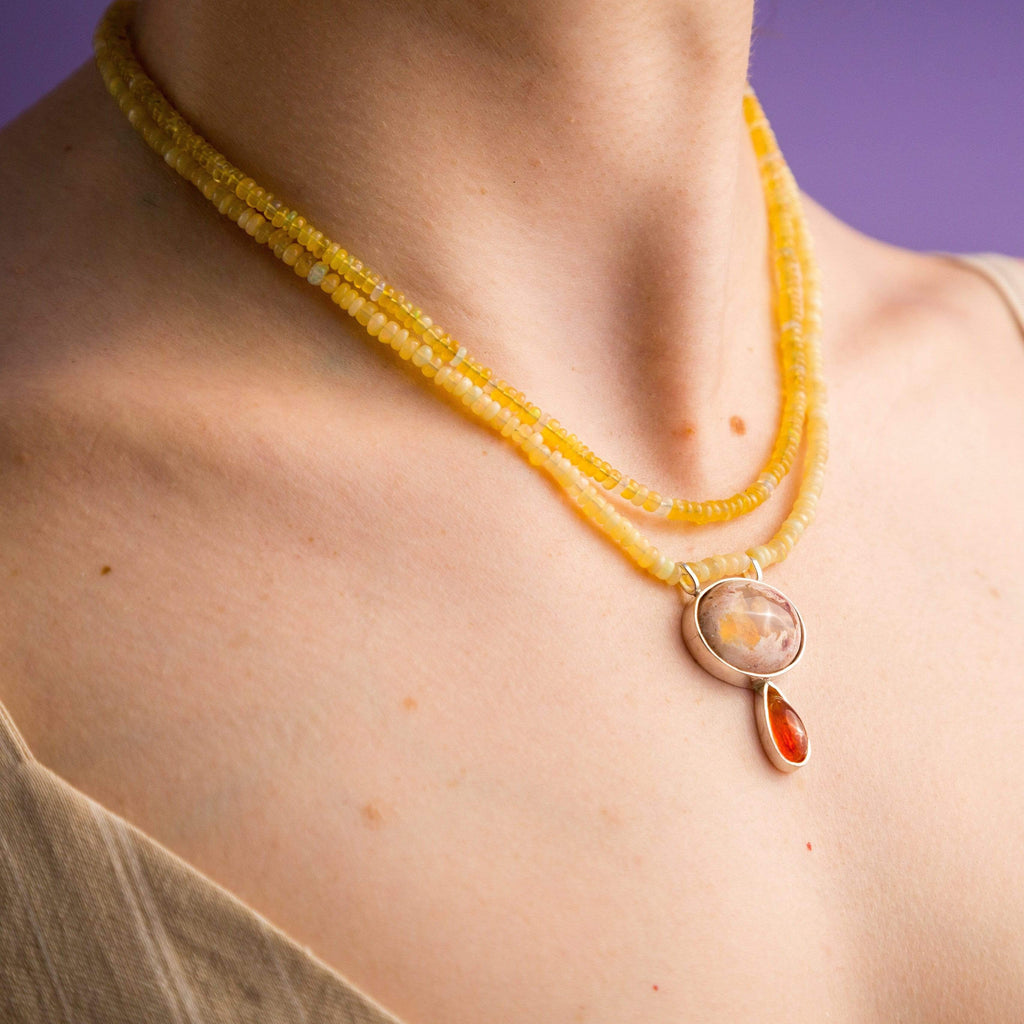 Collar Ópalo Arcoíris Diecisiete Gabriela Sánchez Collar