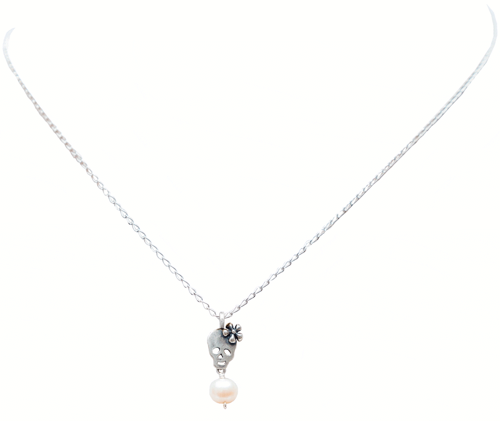 Dije Calavera con Flor Perla Gabriela Sánchez Dije