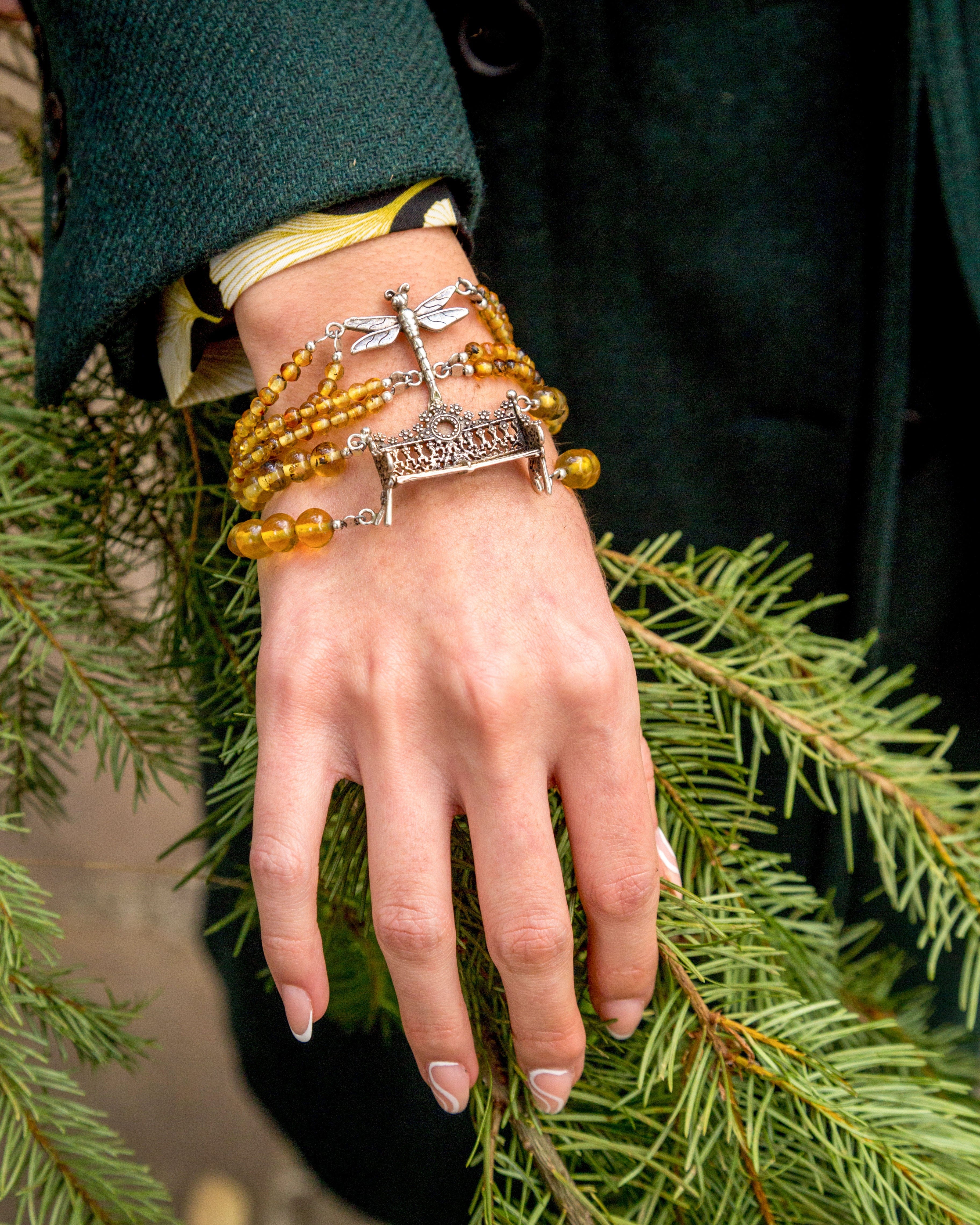 Pulsera Banquita y Libélula de Ámbar Gabriela Sánchez Pulsera