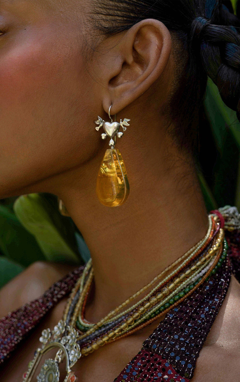 Aretes Corazón en Ámbar Gabriela Sánchez Aretes