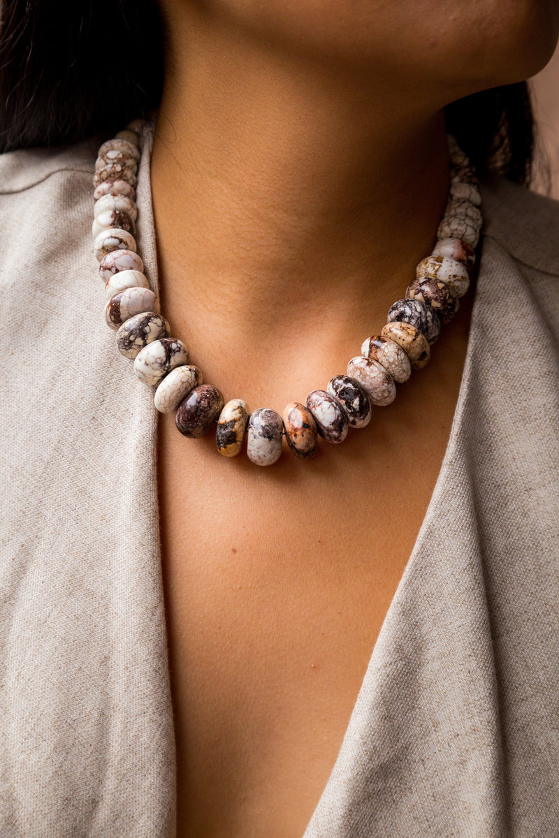 Collar Howlita Gabriela Sánchez Collar